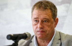 шеф левски призна клубът напълно спасен