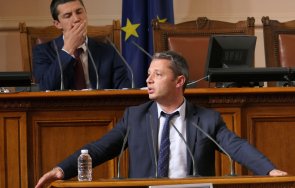 Делян Добрев