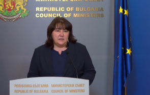 росица велкова обяви кабинетът спира хаус процедурите превъзлагането