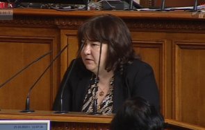 горещо парламента финансовият министър мрачна прогноза депутатите отдалечава еврозоната живо