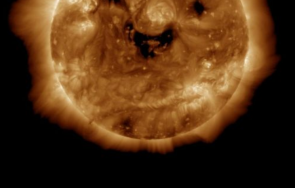 екстремно връхлита продължителна магнитна буря