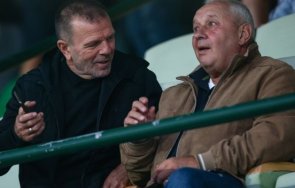 стойчо младенов отново подхвана сините левски бели петна