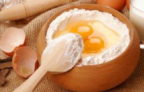 хитрите домакини слагат жълтъци тестото