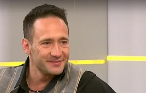 пушилка вдигна кафе заради любовницата панелист