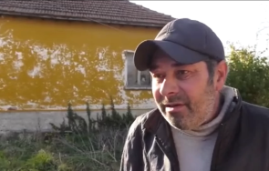 потрес мъж крил месеца смъртта майка продължи взима пенсията