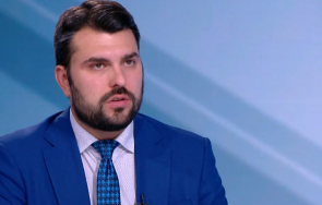 женски дуел ефира корнелия цветанка нож даването оръжие украйна