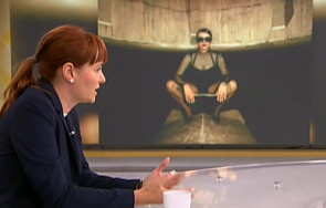 скандала рут колева паметник празен бутафорен саркофаг пълен спринцовки презервативи свастики