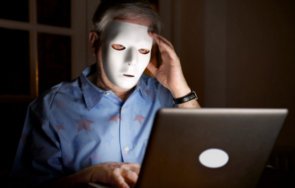 предлага закон троловете интернет