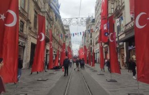 чудо годишната алмеда оцеляла детската количка символ атентата истанбул снимки