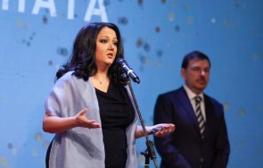 пик ретро тайното бебе разведената лиляна павлова  снимки чака снимка замазани очи бебето