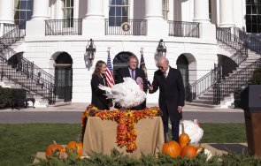 байдън помилва две мисирки деня благодарността