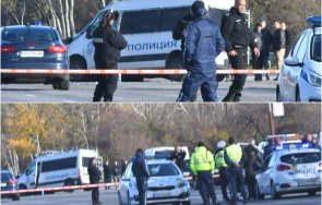 извънредно пик криминално проявен българин врязал полицейския бус околовръстното двама униформени разминали косъм смъртта
