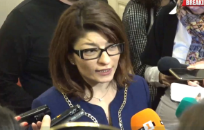 извънредно първо пик десислава атанасова горещи новини гласуват промените изборния кодекс хартиената бюлетина остава живо