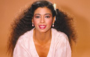 почина актрисата изпълнителка флашданс айрин кара