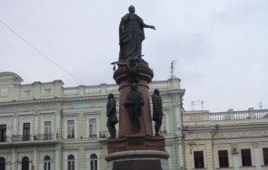 одеса премахва паметниците екатерина суворов