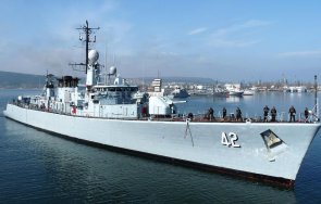 фрегата верни акостира никулден морската гара бургас