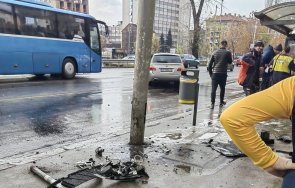 ламарини кола заби стълб близо спирка софия снимки