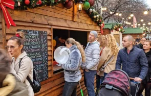 истински фурор предизвика коледният базар съборна софия снимки