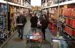 гърците пазаруват празниците българия