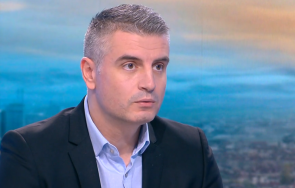 военен кораб потъна тайландския залив издирват десетки моряци