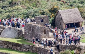 започна евакуацията туристи блокирани мачу пикчу заради протестите обхванали перу