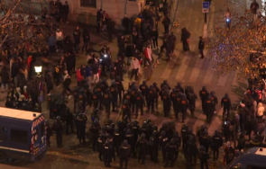 анархия масови безредици франция брюксел загубата мароко световното загина тийнейджър видео