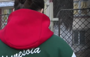 побой заради пакетче бонбони седмокласничка софия прибра посинено око