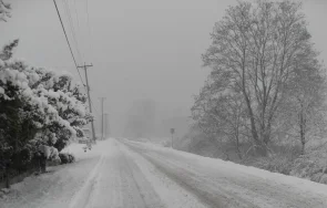 синоптици алармират мощна снежна буря връхлита сащ