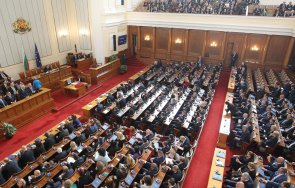 парламентът гласува второ четене удължаването бюджет 2022