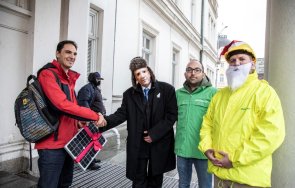 президентът подарява соларни панели коледа