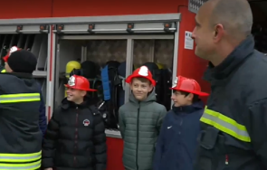 пожарникари станаха дядо коледа русе