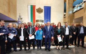 сашко перник дойде баща мвр награждаването спасителите