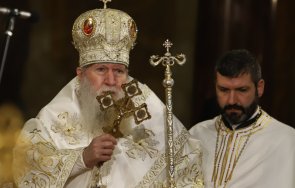 патриархът благослови миряните рождество христово