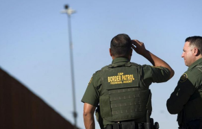 000 мексикански мигранти чакат пресекат границата сащ