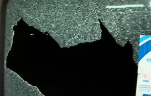 неизвестни стреляха трамвай центъра софия