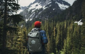 полицаи пещера спасиха възрастен турист загубил гората