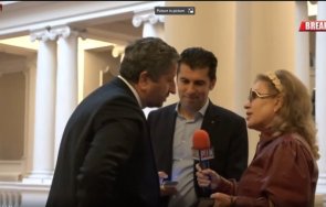 хитовете пик годината супершоуто соня колтуклиева парламента видео