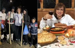 горещо пик корнелия нинова посрещна коледари пантофи вдига наздравица червено вино снимки видео