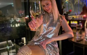 мария бакалова заголи бедро тавана софия снимка