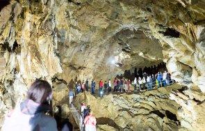 ягодинската пещера посреща туристите шампанско