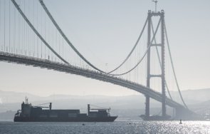 гъста мъгла спря корабоплаването дарданелите посоки