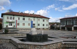 представители бизнеса добринище протест центъра града