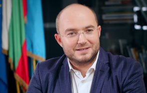 шефът сос вдигнал съм жълт картон центъра градска мобилност