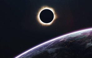 две лунни затъмнения наблюдаваме година