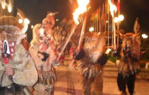 пернишко посрещат нова година кукери нощес обикаляха къща къща гонят злото