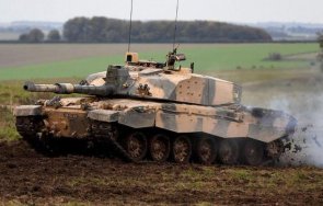 великобритания изпраща танкове чалънджър украйна