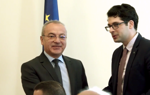 гълъб донев пожела именика пеканов бъди здрав без значение дали вицепремиер премиер