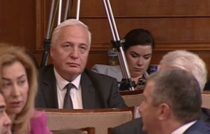 нарушило закона отстраняването шефа сметната палата