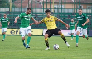 ботев командирова двама млади играчи крумовград