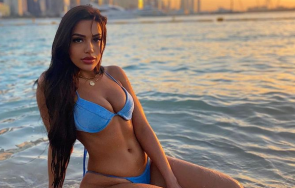 секси фризьорка отряза талант тотнъм снимки